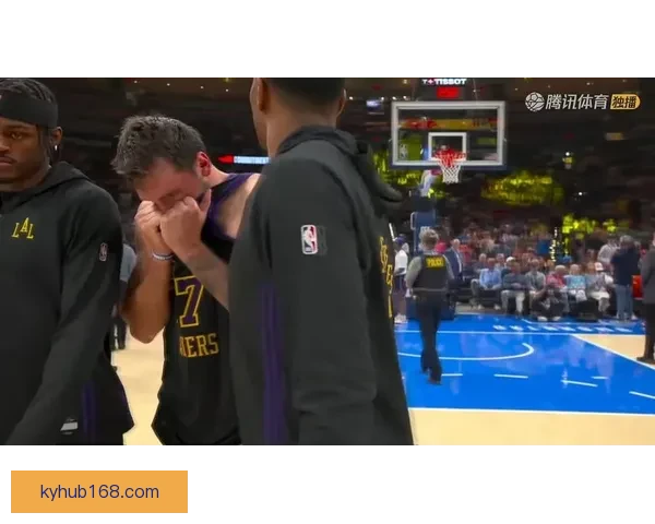 东契奇带伤鏖战三分绝平三不沾效率低迷31分遗憾吞里程悲